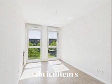 T3 lumineux 57 m² avec terrasse en vente à  Cenon