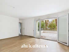 À 2 pas de la Cité du Vin — Appartement T3 Lumineux avec Terrasse de 18 m² & Parking