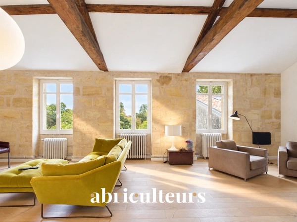Rare : Appartement de 100 m² avec terrasse face  au Jardin Public à Bordeaux (33000)