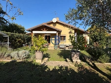 Maison de plain-pied avec piscine sur 2 253 m2 de terrain