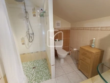 Maison en pierre rénovée   2 chambres   Véranda chauffée   J 10