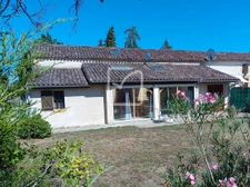 Maison en pierre rénovée   2 chambres   Véranda chauffée   J 1