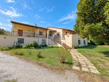 Maison familiale d'environ 172 m2 avec 3 chambres et terrain 10