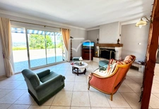 Spacieuse maison moderne, construite en 2003, avec une très  5