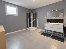 MAISON DE PLAIN-PIED   4 CHAMBRES   TERRAIN DE 12 679 M2   G 12