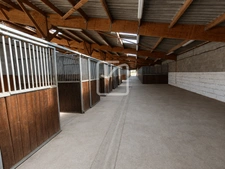 RARE   PROPRIÉTÉ ÉQUESTRE PRÈS DE VILLERÉAL   20 HA   25 BOX 26