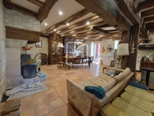 Maison T5 avec piscine, 4 chambres - étang - dépendances et  10