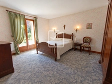 Maison familiale d'environ 172 m2 avec 3 chambres et terrain 12