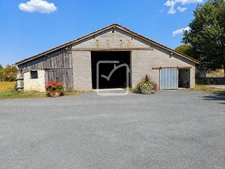 RARE   PROPRIÉTÉ ÉQUESTRE PRÈS DE VILLERÉAL   20 HA   25 BOX 25