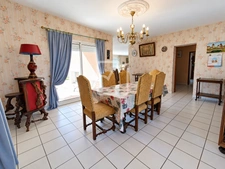 Maison familiale d'environ 172 m2 avec 3 chambres et terrain 4