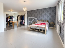 MAISON DE PLAIN-PIED   4 CHAMBRES   TERRAIN DE 12 679 M2   G 7