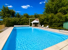 Maison T5 avec piscine, 4 chambres - étang - dépendances et  8