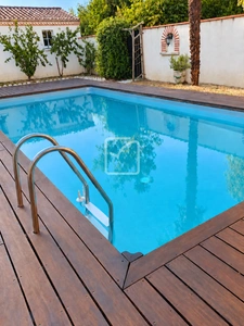 Maison de plain-pied avec 4 chambres, piscine, garage et jar 2