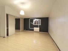 Maison de caractère  d'environ 169 m2 avec piscine, située d 7