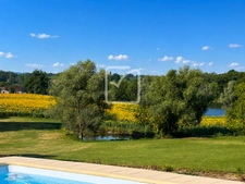 Maison T5 avec piscine, 4 chambres - étang - dépendances et  6