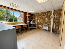 RARE   PROPRIÉTÉ ÉQUESTRE PRÈS DE VILLERÉAL   20 HA   25 BOX 21