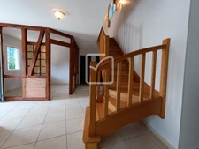 Spacieuse maison moderne avec une très belle vue 14