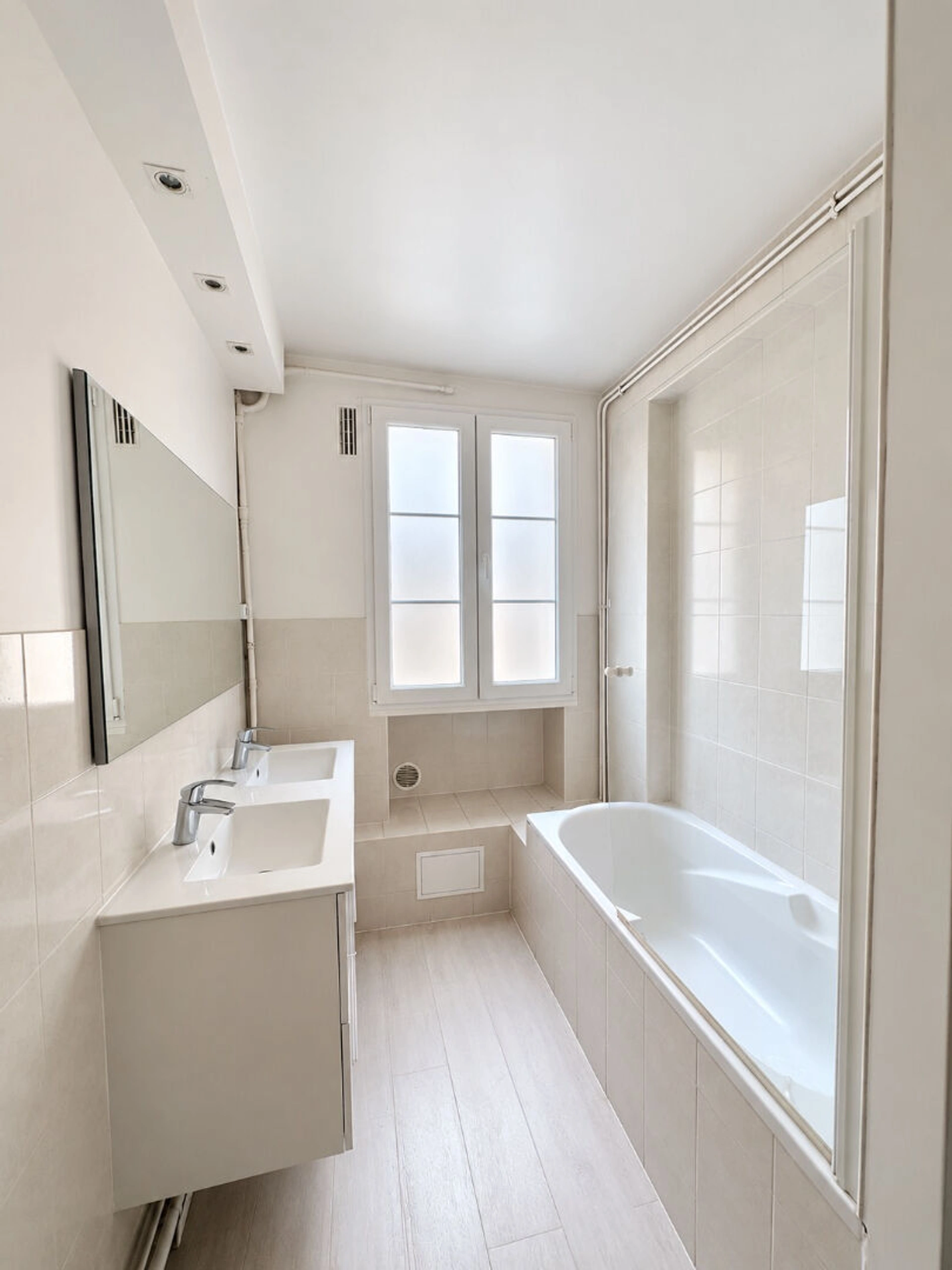 PARIS 17 - RUE DE SAUSSURE 9
