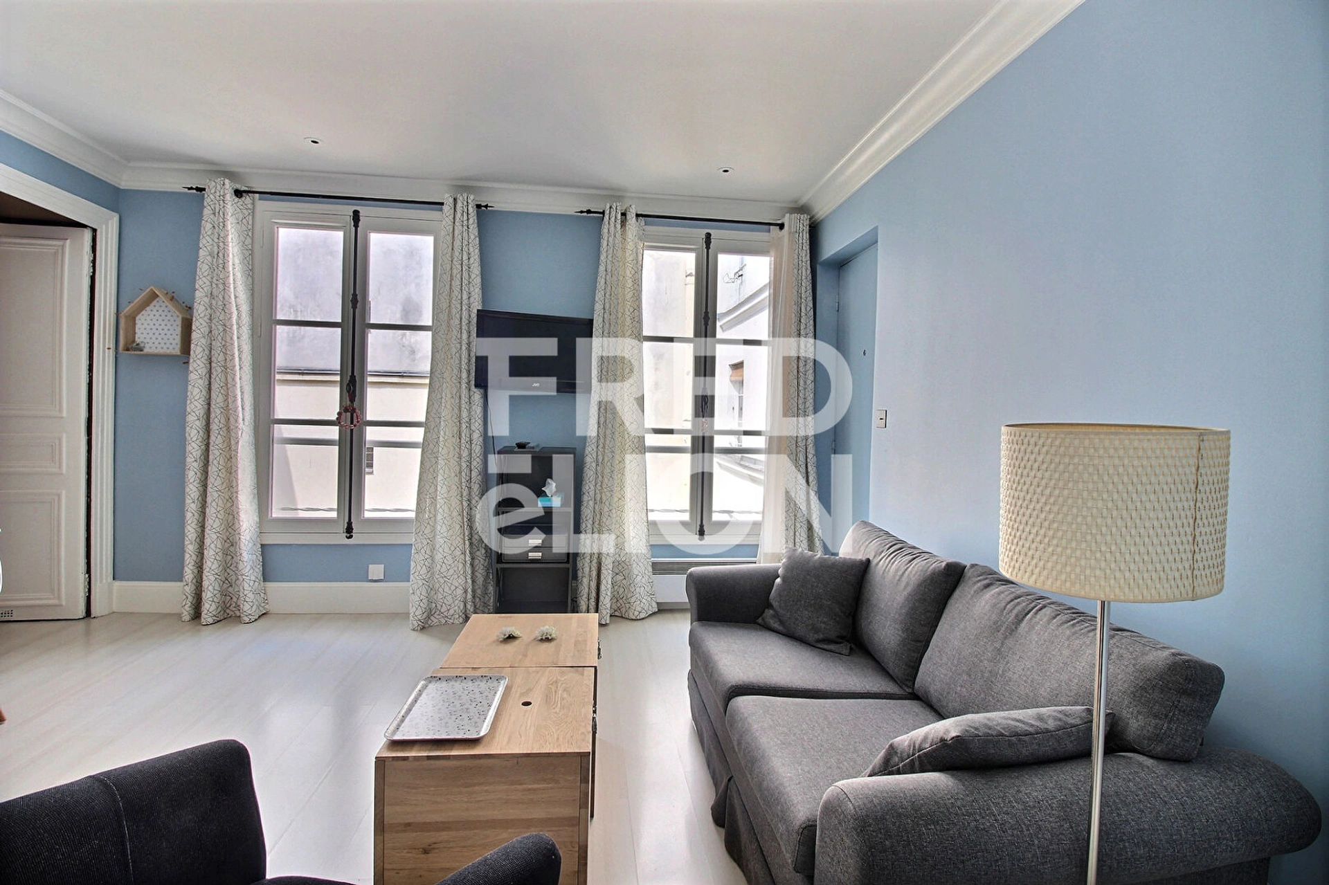 PARIS 9 - RUE HENRY MONNIER 2