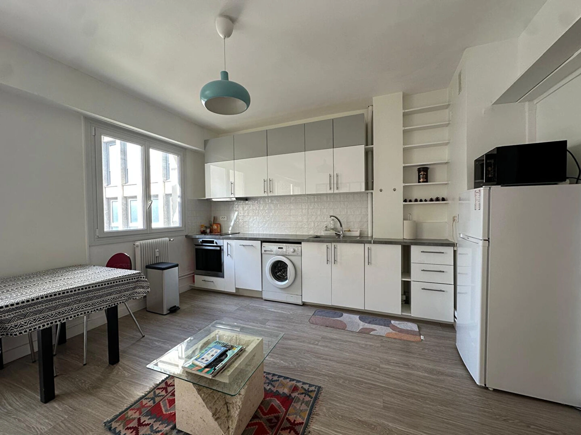 2 PIECES AVEC BALCON - NEUILLY SUR SEINE 3