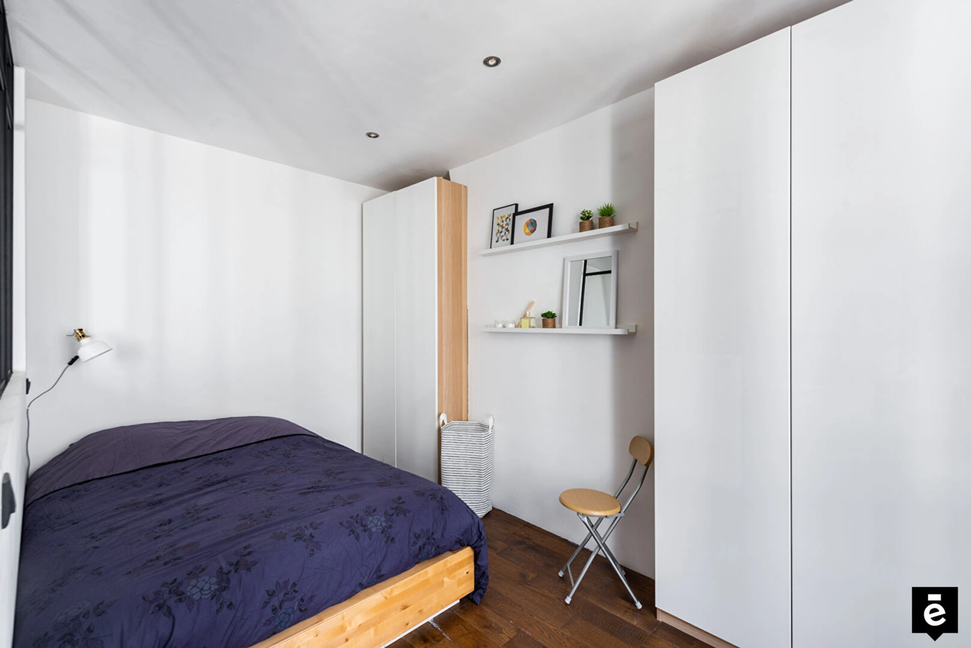 Grand studio avec coin chambre 4
