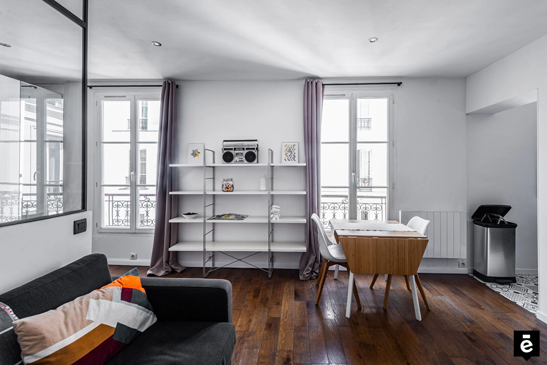 Grand studio avec coin chambre 7