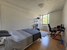 Maison de village en pierres blanches avec garage 