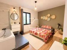 JOLIE MAISON AVEC PISCINE VUE DEGAGEE 4