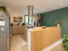 JOLIE MAISON AVEC PISCINE VUE DEGAGEE 3
