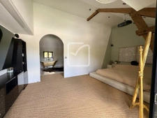 Élégance contemporaine au coeur de la pierre  11