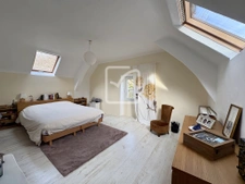 Maison en pierre de 190 m2 et dépendances 12