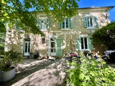 Maison de charme en pierre avec dépendance 1