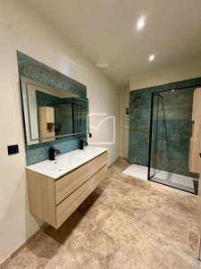 Élégance contemporaine au coeur de la pierre  24