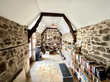 Maison en pierre de 190 m2 et dépendances 10