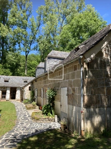 Maison en pierre de 190 m2 et dépendances 2