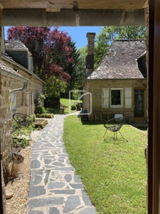 Maison en pierre de 190 m2 et dépendances 4