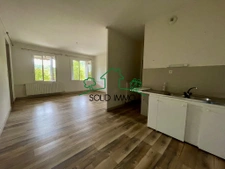 Maison spacieuse avec jardin, piscine et vue sur village méd