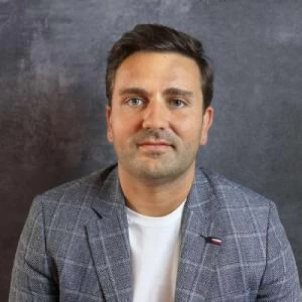 Damien TITUS