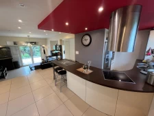 Grande maison familiale avec grands garages