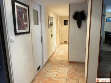 appartement  de trois chambres, très bien situé