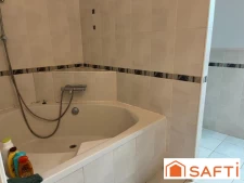 Grande maison familiale avec grands garages