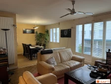 appartement  de trois chambres, très bien situé