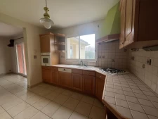 Maison proche du bourg de Saint Yvi.