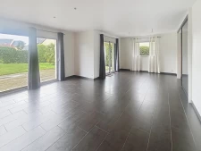 Maison d'architecte proche du centre ville de Saint Yvi et 1...