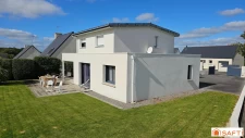 Maison d'architecte proche du centre ville de Saint Yvi et 1...