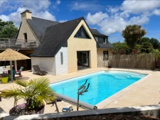 Grande maison familiale avec piscine proche de Quimper