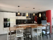 Grande maison familiale avec piscine proche de Quimper