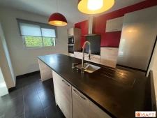 Maison d'architecte proche du centre ville de Saint Yvi et 1...