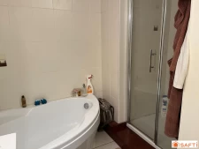 appartement  de trois chambres, très bien situé