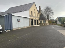 Demeure bourgeoise avec dépendance et garage